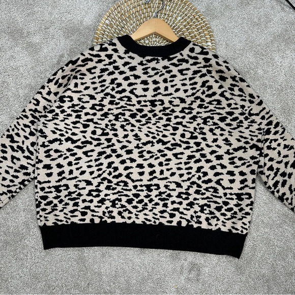 T Tahari Light Wood Cheetah Print Sweater Pullover Crew Neck Long Sleeve Size L - Picture 10 of 16